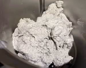 芝麻糊牛奶饅頭，一口一個