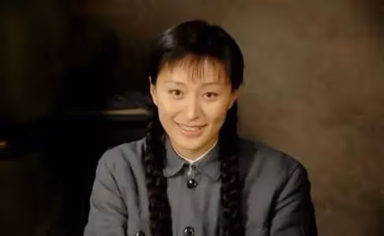房子斌:一窮二白娶嬌妻，從校園到婚紗，結婚21年零緋聞