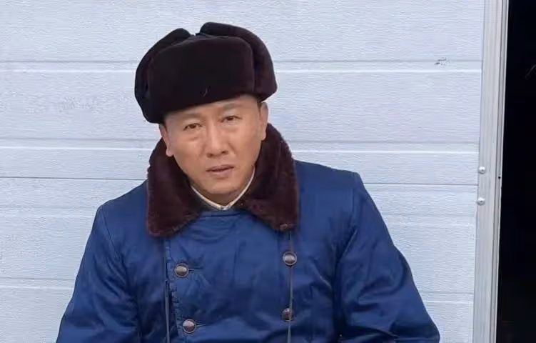 房子斌:一窮二白娶嬌妻，從校園到婚紗，結婚21年零緋聞