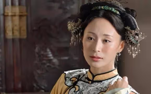 房子斌:一窮二白娶嬌妻，從校園到婚紗，結婚21年零緋聞