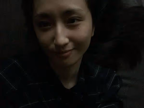 柯佳嬿「全素顏自拍」居家照美翻！音響放同一首歌…網：是Last Dance嗎