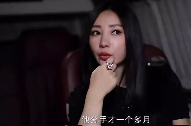 42歲柳岩疑似有新戀情，和神秘男子多次從家裡走出，一同購物熱聊