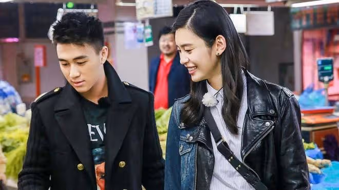 豪門媳婦受氣多,被兒子罵豬頭,給婆婆跪地洗腳,個個卑微又憋屈