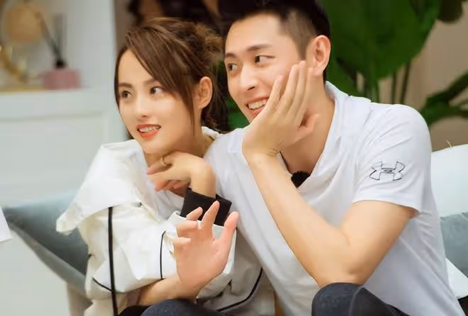 豪門媳婦受氣多,被兒子罵豬頭,給婆婆跪地洗腳,個個卑微又憋屈