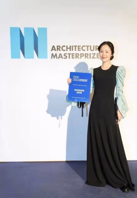 江一燕回應建築獎爭議,錯了就要付出代價,網絡暴力讓其早產生女