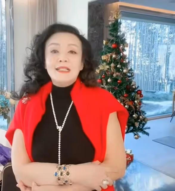 向太首播失敗?蹭熱度,連夜關閉評論,她與張蘭差了不是一星半點