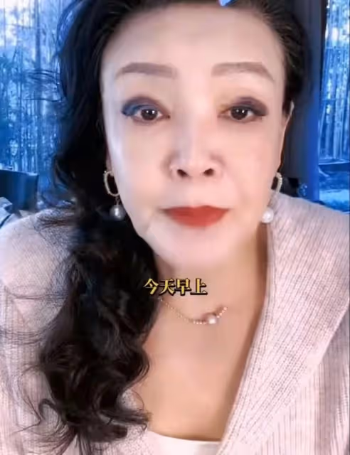 向太首播失敗?蹭熱度,連夜關閉評論,她與張蘭差了不是一星半點