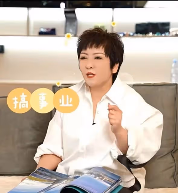 向太首播失敗?蹭熱度,連夜關閉評論,她與張蘭差了不是一星半點
