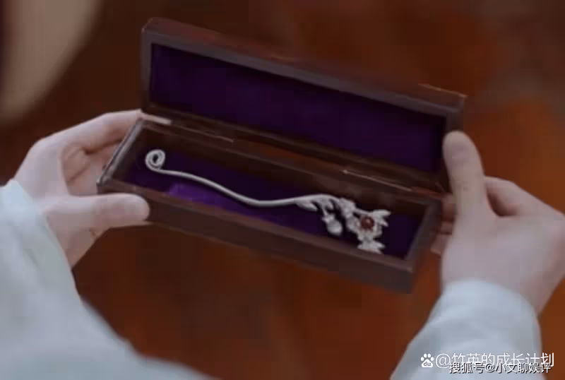 《月歌行》甘願被囚禁的萬歲老祖,困住他的從來都是執念