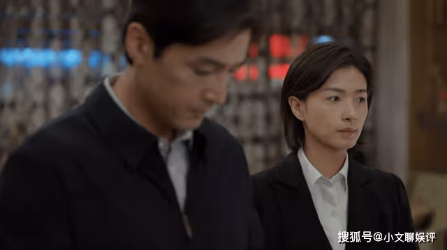 《縣委大院》領導也有七情六慾!梅曉歌開房時的隱忍,暴露了人性