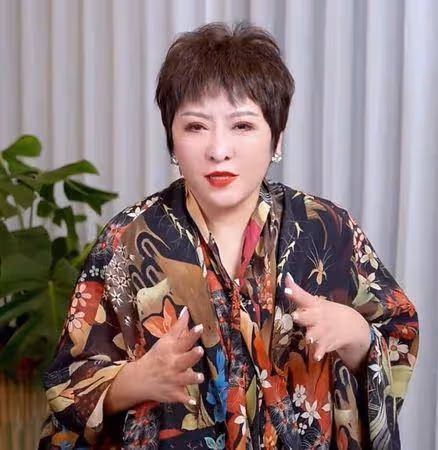 向太直播賣床墊 「離婚也不要還回來大方一點」網驚:真敢講!
