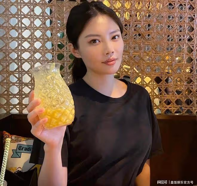 尹子維刷屏求復合,前任徐冬冬果斷取關,在線徵婚成熟男性