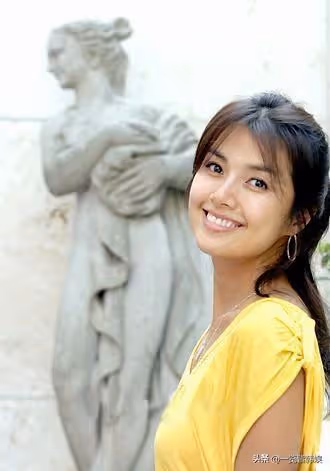 申愛羅變博主介紹韓國美食 52歲被車仁表充成小公主 年輕外貌驚艷