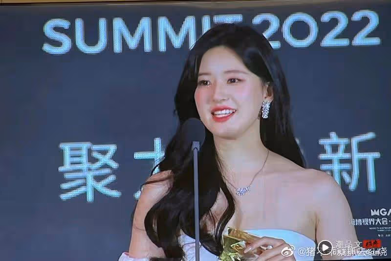 女星P圖前後「秒崩壞」撞臉4千年一遇美女！真實樣貌慘遭掀底