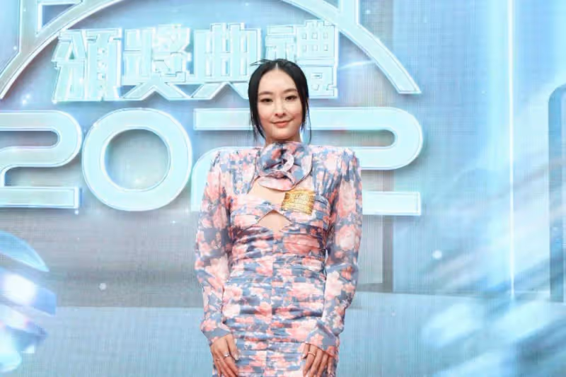 恭喜!TVB力捧花旦大露「勝利乳溝 」,賀入圍視後10強!