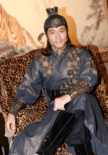 與蔡思貝主演《廉政狙擊》明日播!吳卓羲激動:終於不演警察