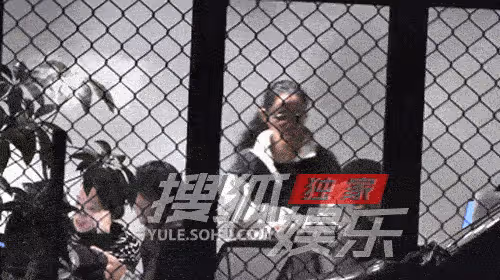 張靚穎新冠痊癒後返崗工作，與同事開會至深夜，仍不戴口罩引爭議