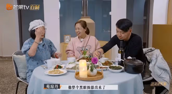 苑瓊丹自曝用鬧鐘砸老公，兩人簽分居協議，卻因為母親過世而和好