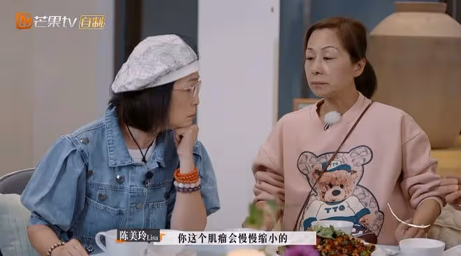 苑瓊丹自曝用鬧鐘砸老公，兩人簽分居協議，卻因為母親過世而和好