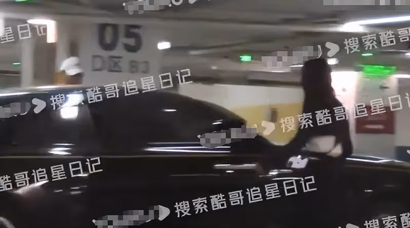 黃子韜開600萬勞斯萊斯載女友回家，徐藝洋替其拿煙，兩人已同居