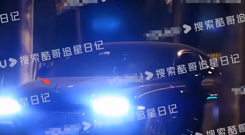 黃子韜開600萬勞斯萊斯載女友回家，徐藝洋替其拿煙，兩人已同居