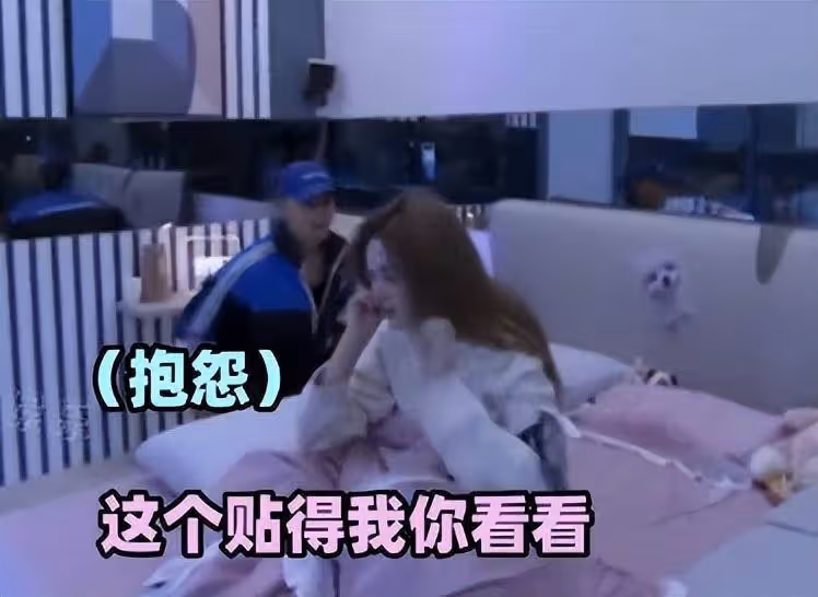 黃子韜開600萬勞斯萊斯載女友回家，徐藝洋替其拿煙，兩人已同居