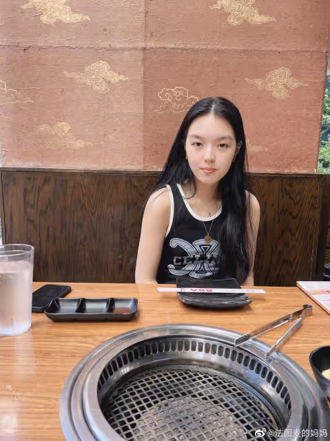 遺傳李詠足球基因，法圖麥穿「紅衣」看球賽，哈文：差點成歐洲杯