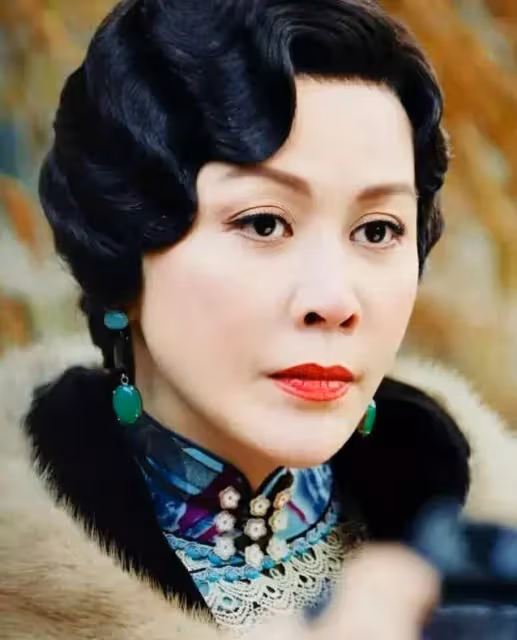 花錢如流水的4位女星：有錢也養不起，她們的高消費你想都想不到