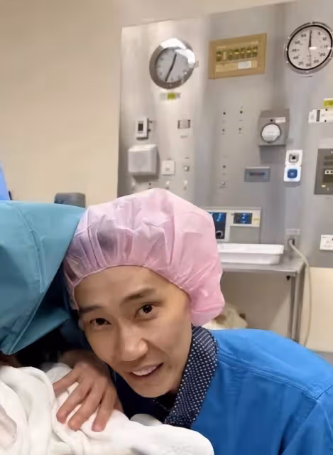 40歲李宗偉官宣三胎得子，陪妻子進產房超暖，臉頰凹陷瘦成皮包骨