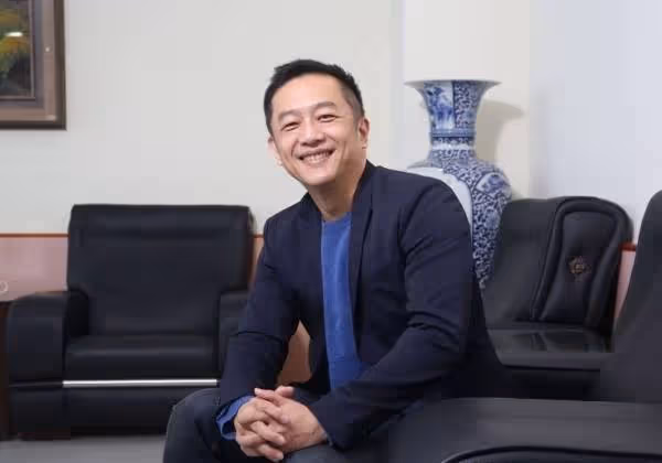 低調行善，陳昭榮20年前救助沒錢葬孫阿嬤一幫數十年，繼承父命5年捐6000棺：捐蹭財一定要花光