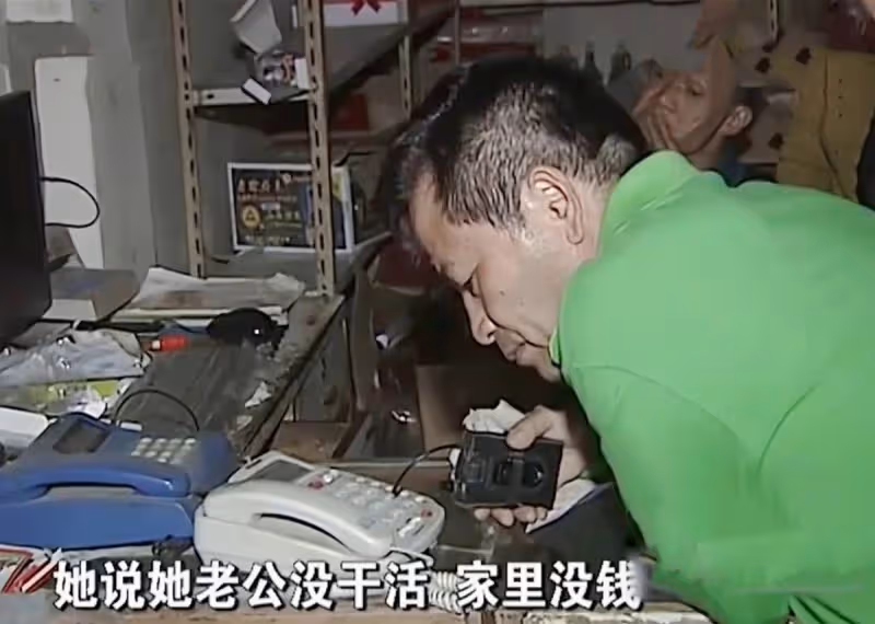 男同事約妻子老地方見,丈夫疑心頭頂有綠光,妻子反問5分鐘能做什麼?扯出骯髒真相