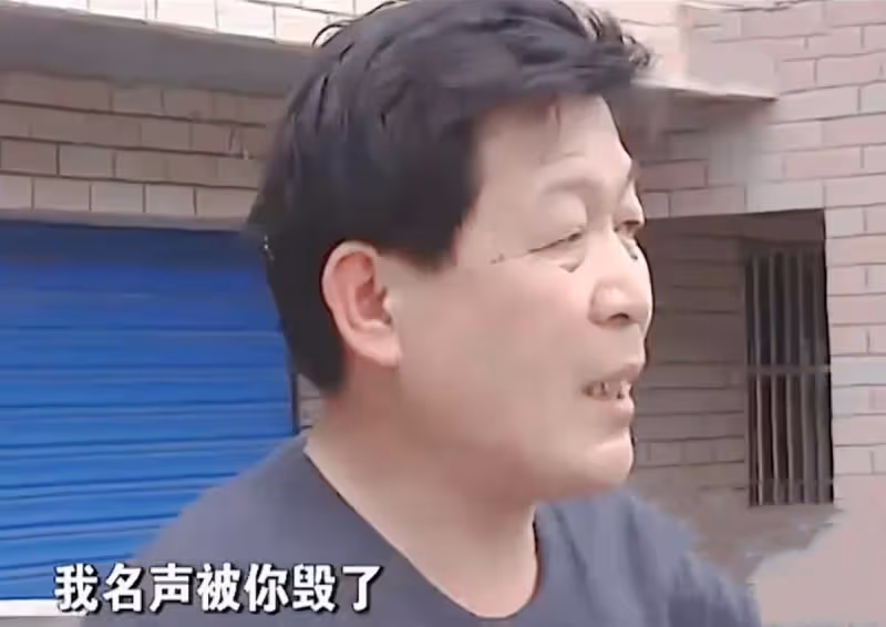 男同事約妻子老地方見,丈夫疑心頭頂有綠光,妻子反問5分鐘能做什麼?扯出骯髒真相