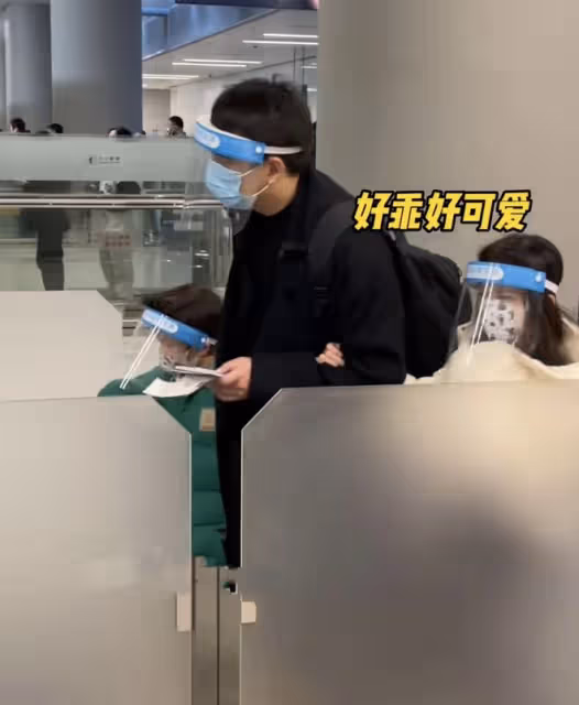 多多為9歲妹妹做泡芙慶生,繼承媽媽孫莉高顏值,穿搭成熟惹爭議