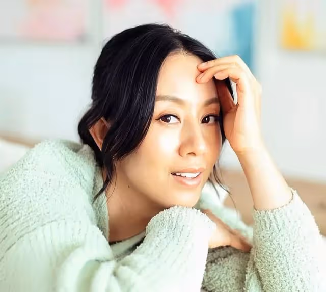 香港知名女星產後復出！身材已恢復最佳狀態，再婚嫁小7歲帥哥