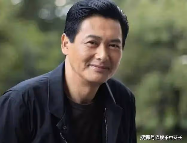 頂級巨星:周潤發和李連杰,你覺得在影壇中能更勝一籌?