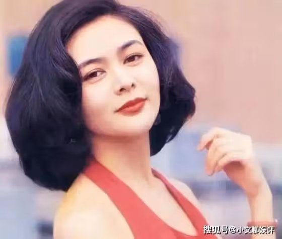 她被稱為香港第一美女,最耀眼時連王祖賢、梅艷芳都只能淪為陪襯