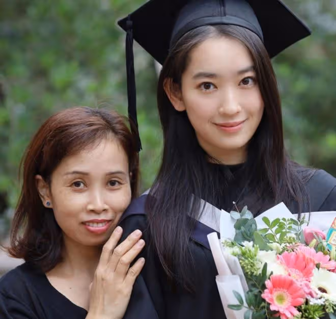 恭喜！龔慈恩女兒大學建築系畢業，22歲高顏值像媽，已出道當女一