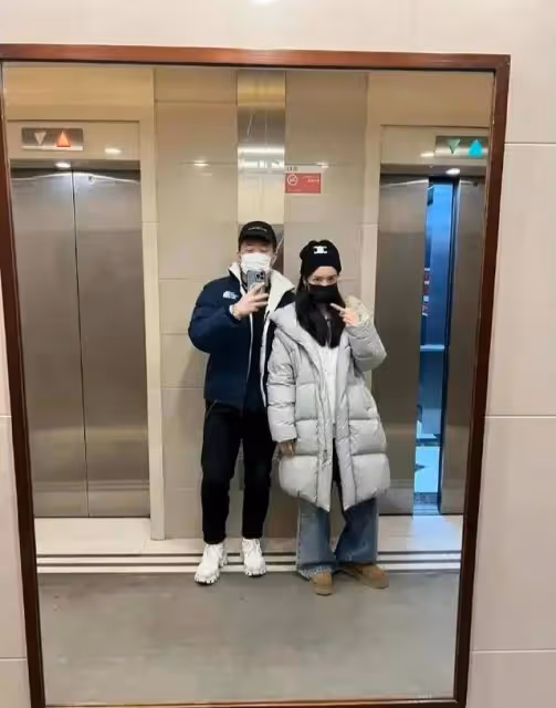 恭喜！32歲蔡文靜與製片人劉聞洋官宣戀情，兩人甜蜜拍拖同居試婚