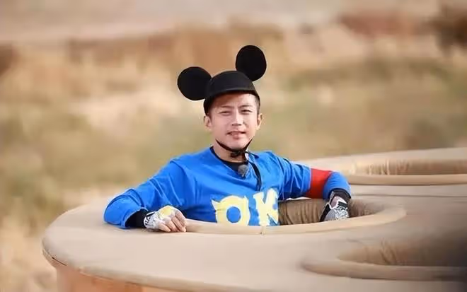 歌手不唱歌，演員不拍戲！明明是專業演員，偏要上綜藝裝瘋賣傻