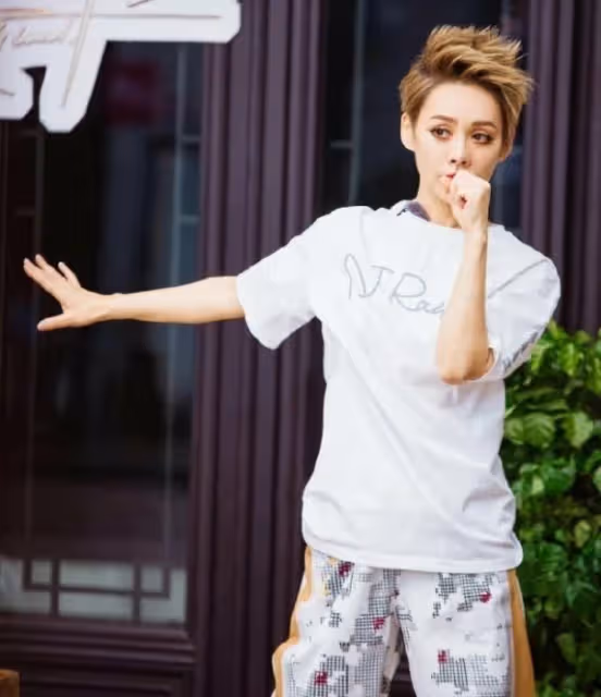 歌手不唱歌，演員不拍戲！明明是專業演員，偏要上綜藝裝瘋賣傻