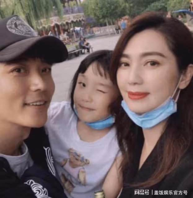 畢瀅張丹峰再續前緣？同住酒店掌握財政大權，與洪欣婚姻貌合神離
