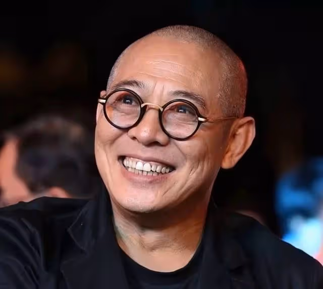 李連杰健康狀況惹人擔憂！近照臉部浮腫頸部粗大，遭質疑甲亢復發