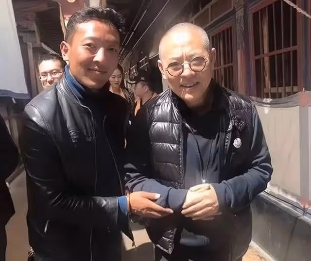 李連杰健康狀況惹人擔憂！近照臉部浮腫頸部粗大，遭質疑甲亢復發