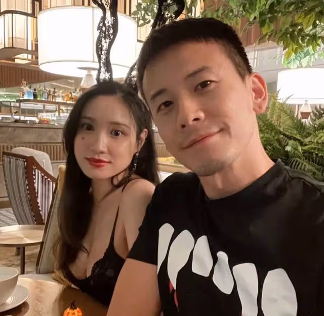 恭喜!香港知名男星美女妻子宣布平安產女,一家人都是高顏值