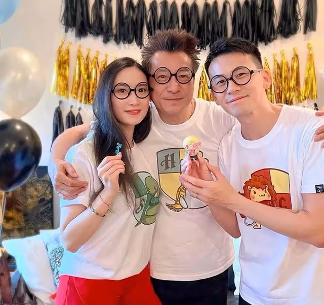恭喜!香港知名男星美女妻子宣布平安產女,一家人都是高顏值