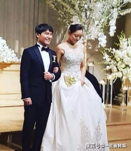 任昌丁捐2千萬嬌妻曬照 夫婦年齡相差18歲引非議 曾出演色即是空