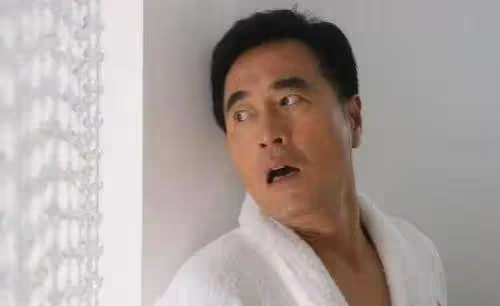 楊立新:為張國榮配音，27歲娶初戀，恩愛多年生一明星兒子