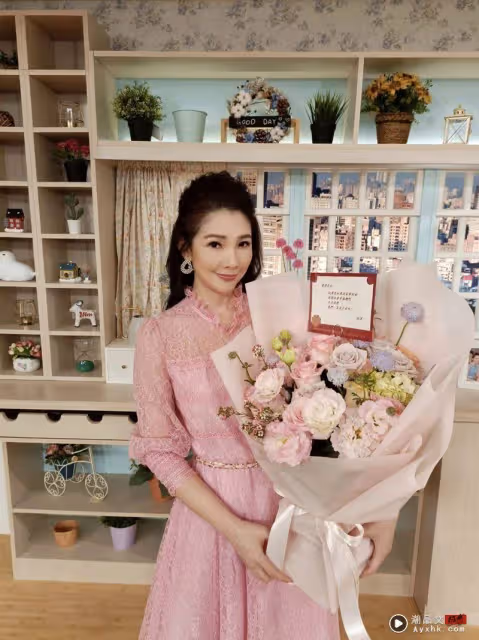 蔡詩萍送花祝老婆林書煒生日快樂！全家福意外曝光「超正女兒」