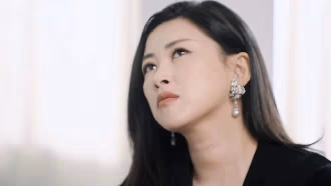 朱珠自曝因疫情選擇結婚生子,近照曝光頸紋嚇人,疑生育後未恢復