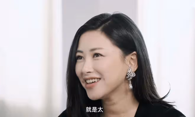 朱珠自曝因疫情選擇結婚生子,近照曝光頸紋嚇人,疑生育後未恢復